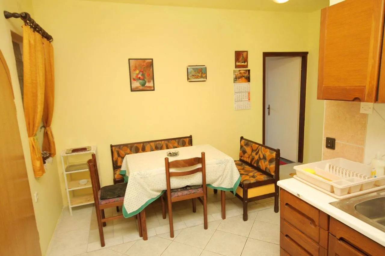 Apartments With A Parking Space Novi Vinodolski - 5582 Hırvatistan