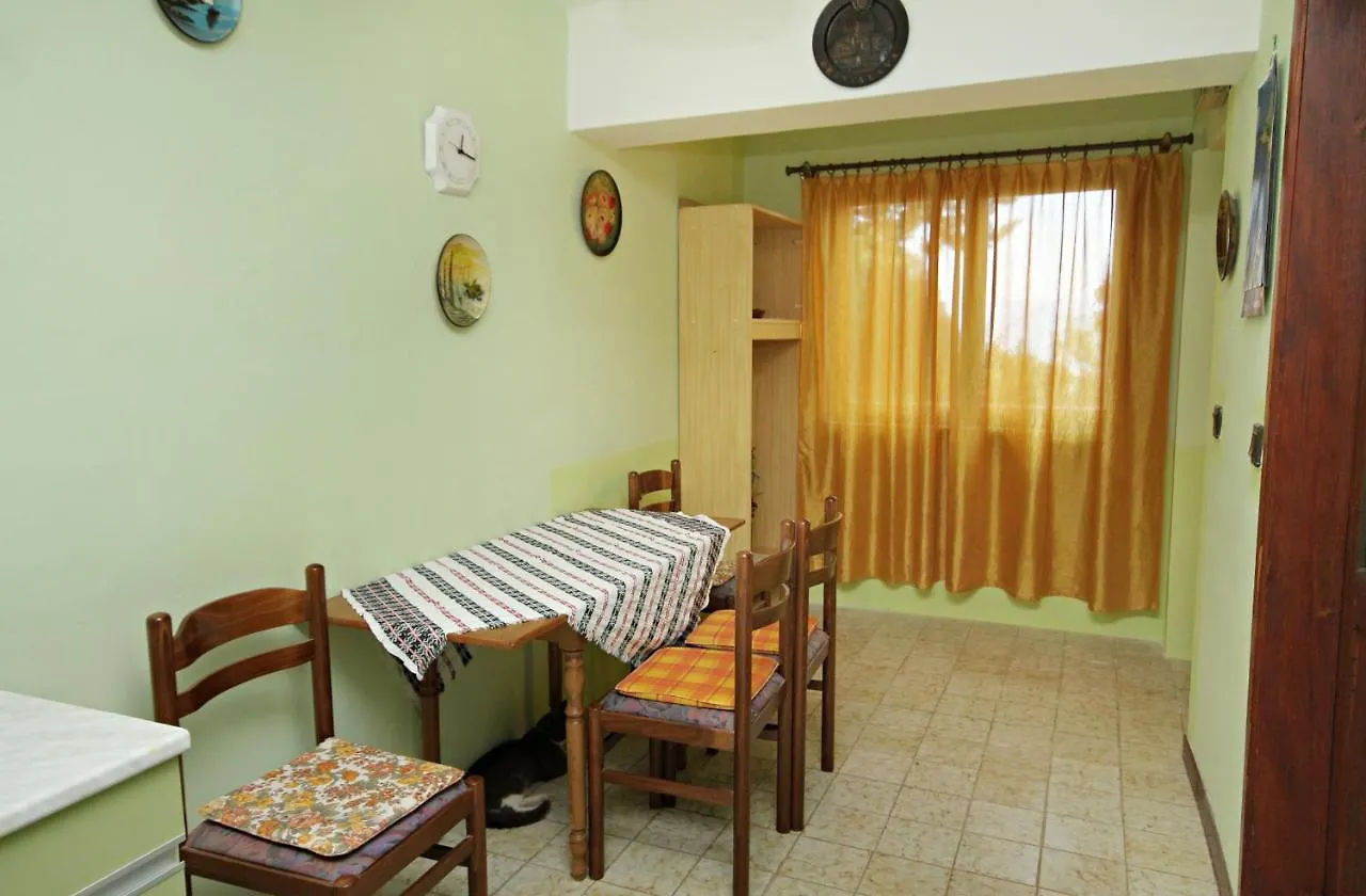 Apartments With A Parking Space Novi Vinodolski - 5582 Hırvatistan