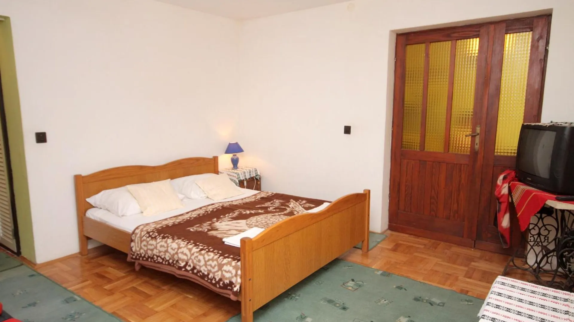 Apartments with a parking space Novi Vinodolski - 5582 0*,  Chorwacja